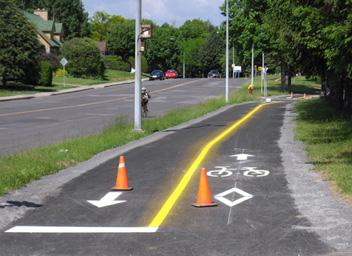 Traçage de lignes de pistes cyclables Saint-Hyacinthe